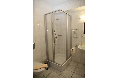 Doppelzimmer, Strassenseite