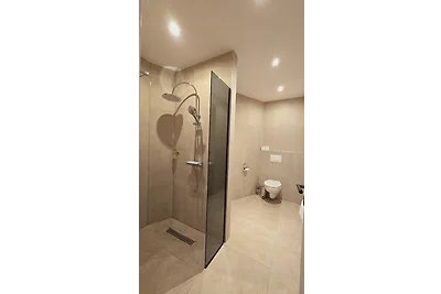 Elegance Lux Living 212