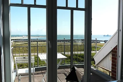 An Bord im Strandtuun