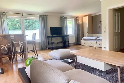 Ruhiges Landhaus am Wald mit Garten