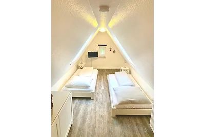 Haus Deckstein - Ferienwohnung OG