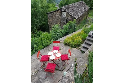 Casa Piccola, Case di Zali