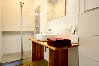 Sömmerland, Exklusive