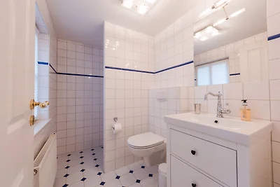 Deichhaus am Greetsieler Hafen /