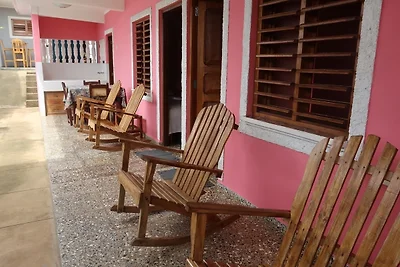 Hostal El Almendro Maritza y Omar