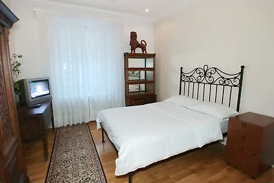One bedroom. 4 B.Grinchenko str.