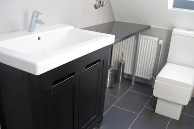 Clara's Kajüte mit Strandkorb