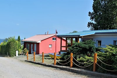 Blaues Haus mit Meerblick