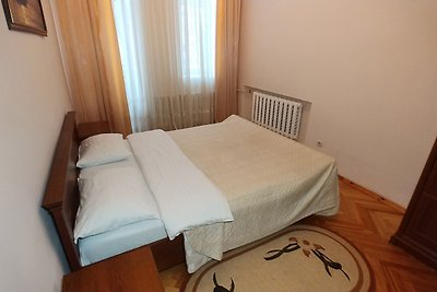 One bedroom. 3 Baseina str.
