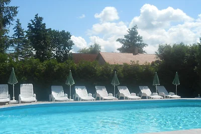 Ferienwohnung mit Pool, Wlan direkt