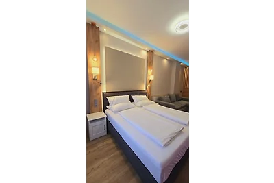 Elegance Lux Living 214