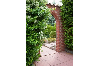 Elbwiesenhaus mit schönen Garten