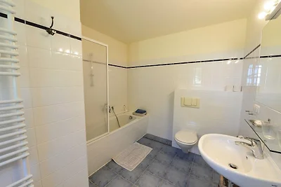 Ferienwohnung 1 direkt am Wasser im