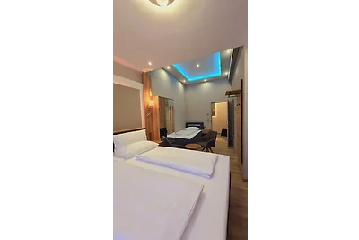 Elegance Lux Living 212