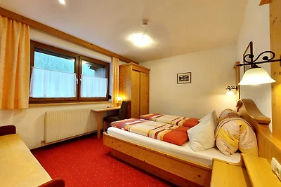 Ferienwohnung im Tiroler Stil für