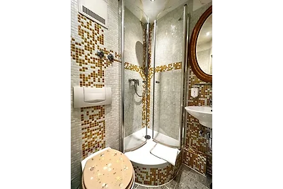 Apartment Gold und Silber