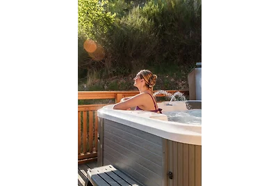 Kleines Chalet mit Whirlpool und