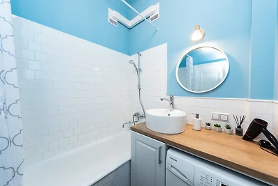 One bedroom. 17 Khreshchatyk str.