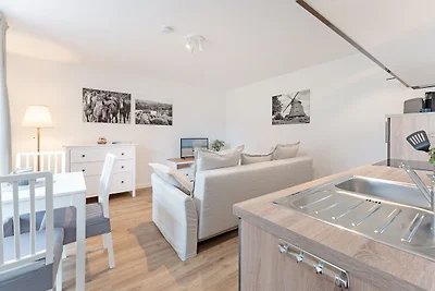 Dorfstrasse 24 Grebin Henne