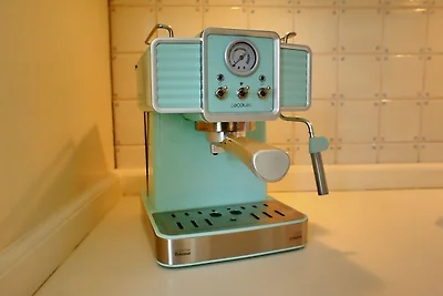 Friedrichstadtnixe im Herzen der