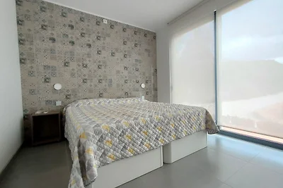 Casa Alfarobeira, villa with