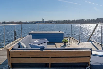 House boat holiday for singles Lübeck