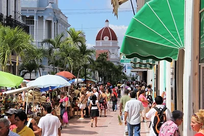 ECONÓMICO CÉNTRICO CUBANO Y CON