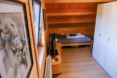 Italian translation: Camera da letto 2 Italian translation: Camera da letto 2