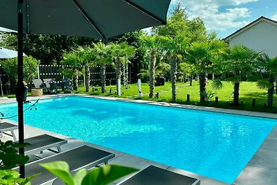 Villa Tropicana Zebra