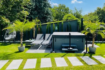 Villa Tropicana Adina