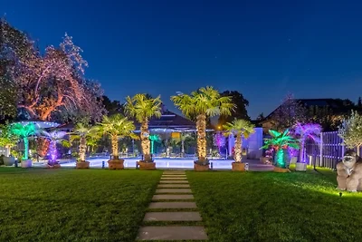 Villa Tropicana Adina