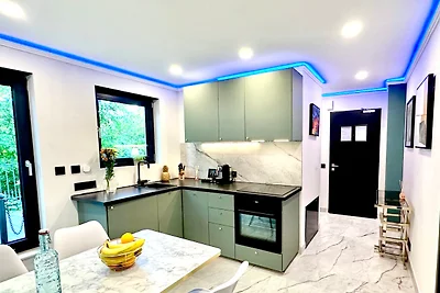 Villa Tropicana Adina