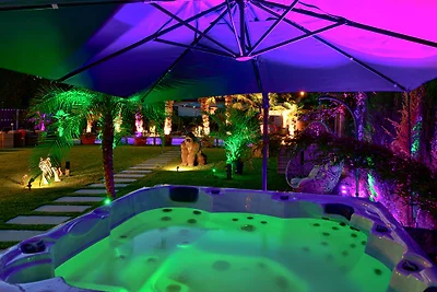 Villa Tropicana Adina