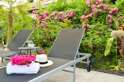 Villa Tropicana Adina