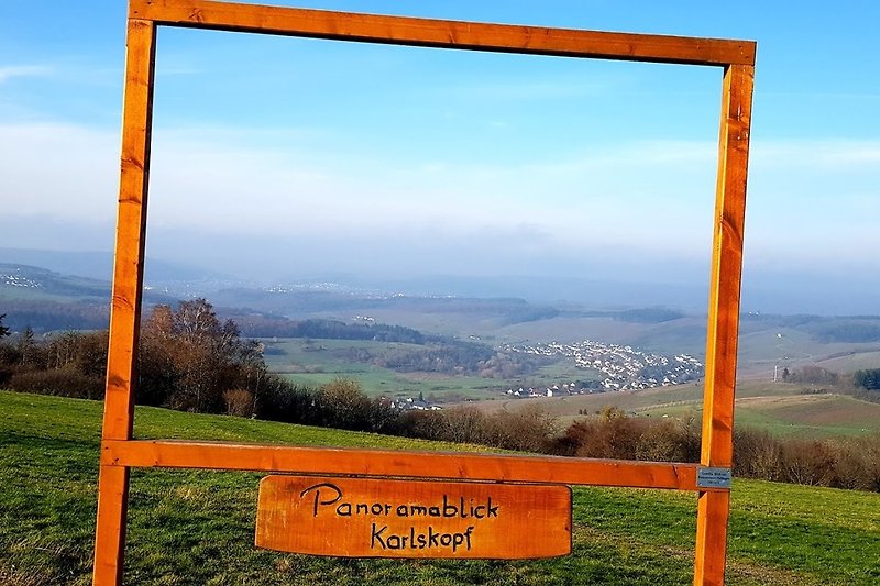 Karlskopf Panoramaweg in Pellingen