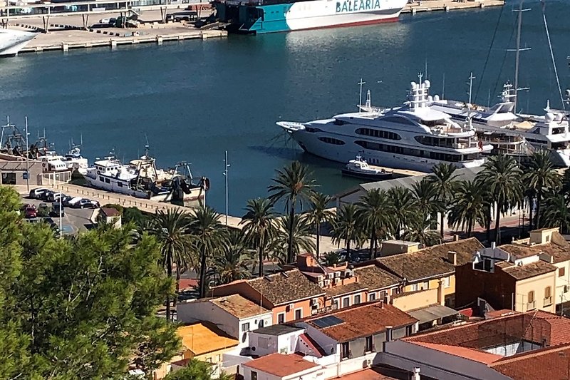 Port und Fähre nach Mallorca