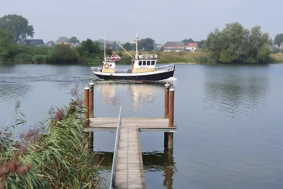 "HOME" 258, direct am Wasser, Veen.