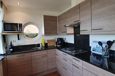 "HOME" 258, direct am Wasser, Veen.