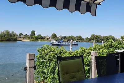 "HOME" 258, direct am Wasser, Veen.