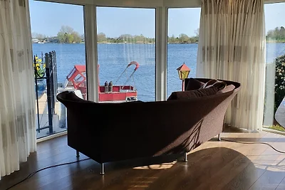 RIET 159, direct aan het water VEEN