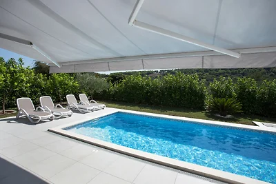 Luxhouse TeSa 2
