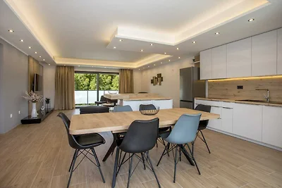 Luxhouse TeSa 2