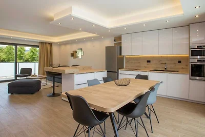 Luxhouse TeSa 2