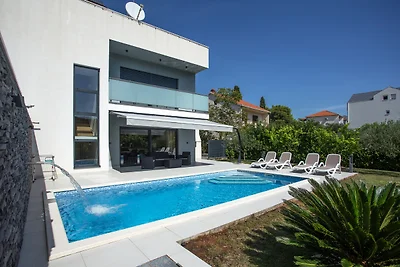 Luxhouse TeSa 2
