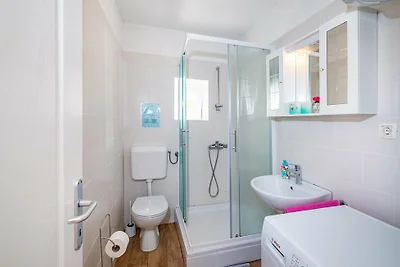 HOLIDAY HOME OTOK. DUGI OTOK