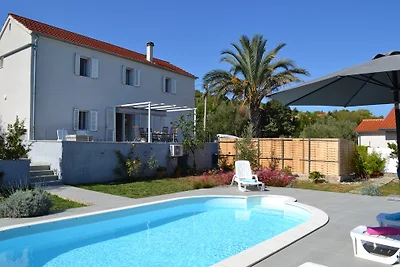 HOLIDAY HOME OTOK. DUGI OTOK