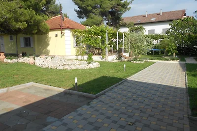 Pinien Ferienhaus Sukošan-Dalmatien