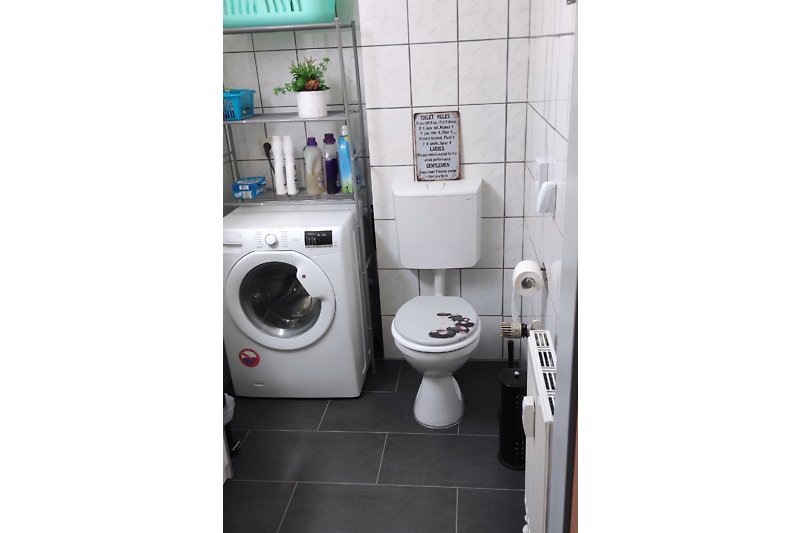 Gäste-WC mit Waschmaschine