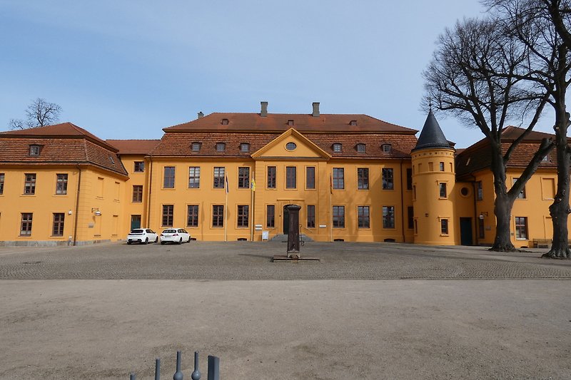 Schloss Stavenhagen mit Schlossplatz