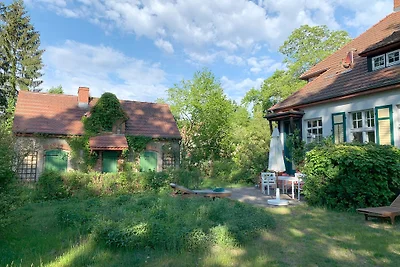 Landhaus-Villa am Fluss